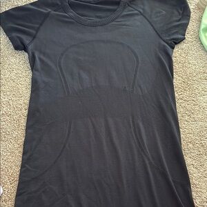 Lululemon Relaxed Swiftly Tech size 8!